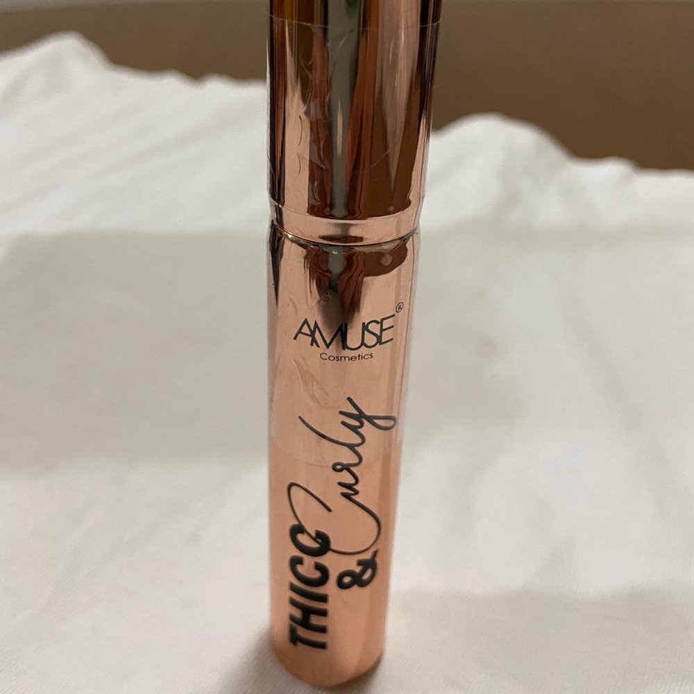 THICC & CURLY VOLUMIZING MASCARA